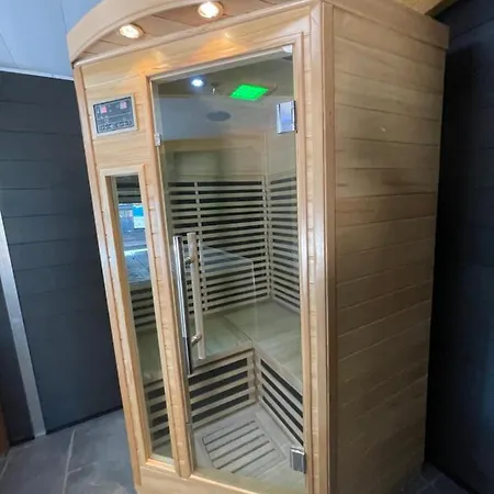 Spa, Sauna Et Piscine Couverte Proche Riviere Aveyron *