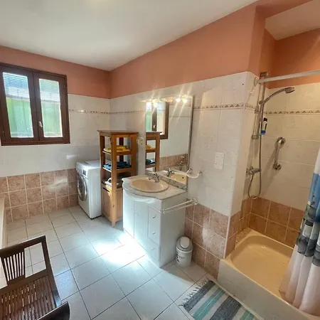 Casa de Férias Spa, Sauna Et Piscine Couverte Proche Riviere Aveyron *