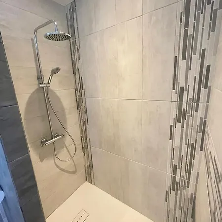 Casa de Férias Spa, Sauna Et Piscine Couverte Proche Riviere Aveyron Albias