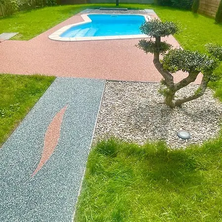 Spa, Sauna Et Piscine Couverte Proche Riviere Aveyron Casa de Férias Albias